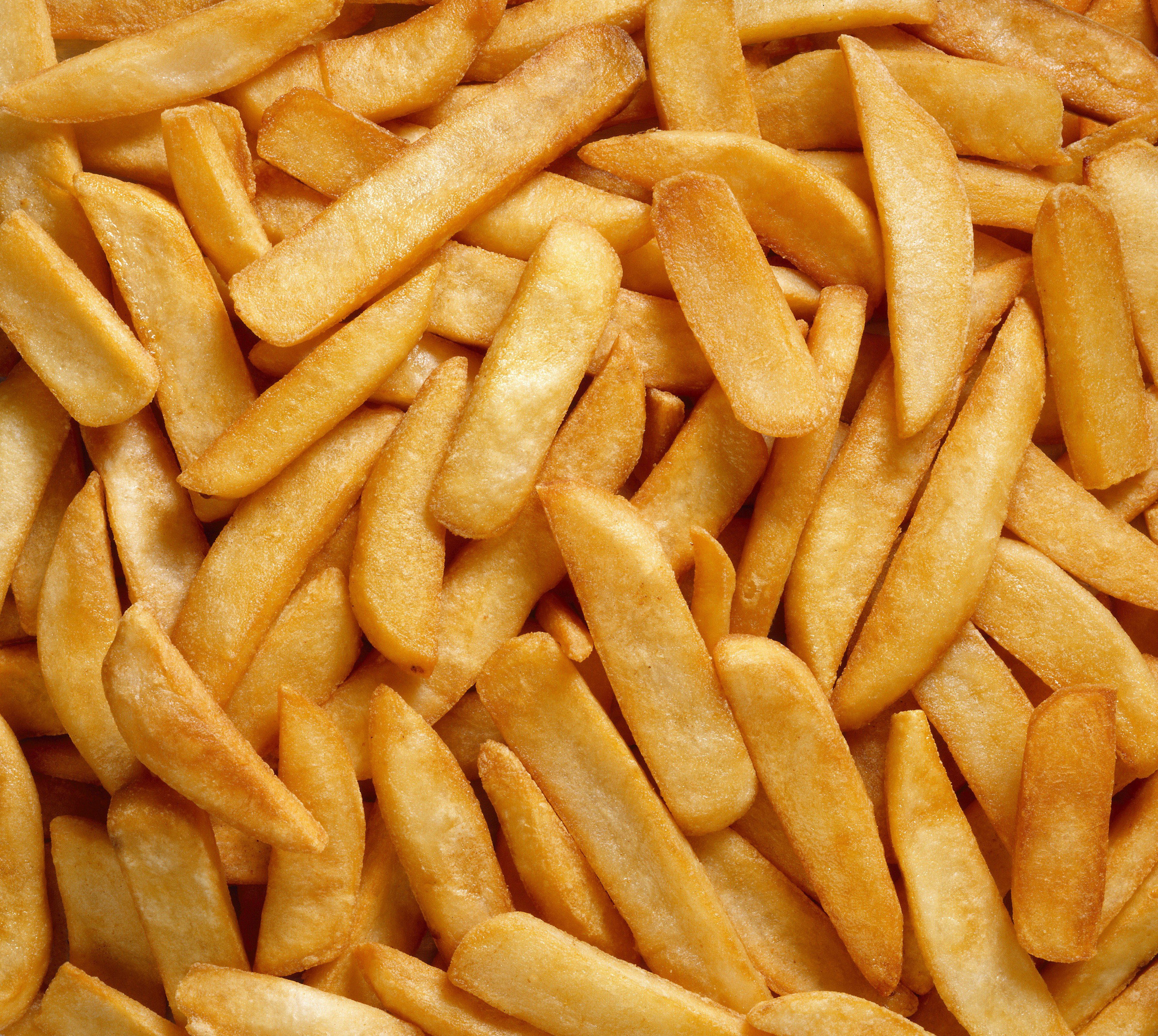 French Fries Wallpaper And Background - Chips Vs Fries Vs Crisps , HD Wallpaper & Backgrounds