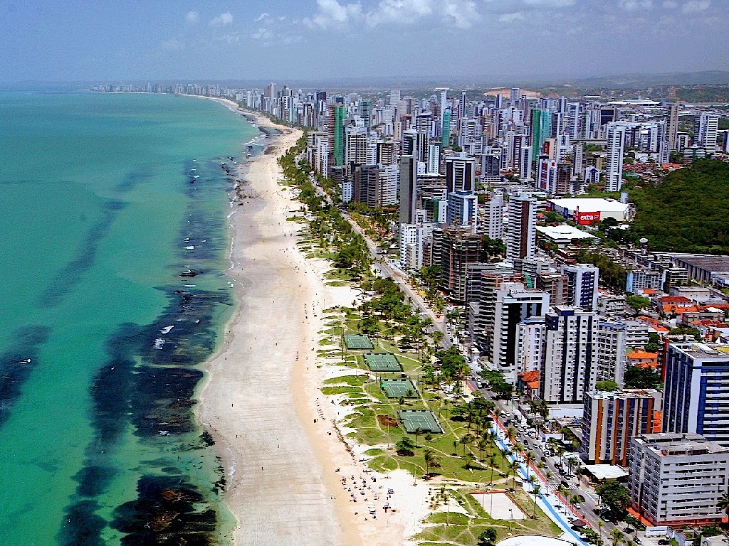 Azul Expands Its Recife Hub With New Domestic And International - Fernando De Noronha Ciudad , HD Wallpaper & Backgrounds
