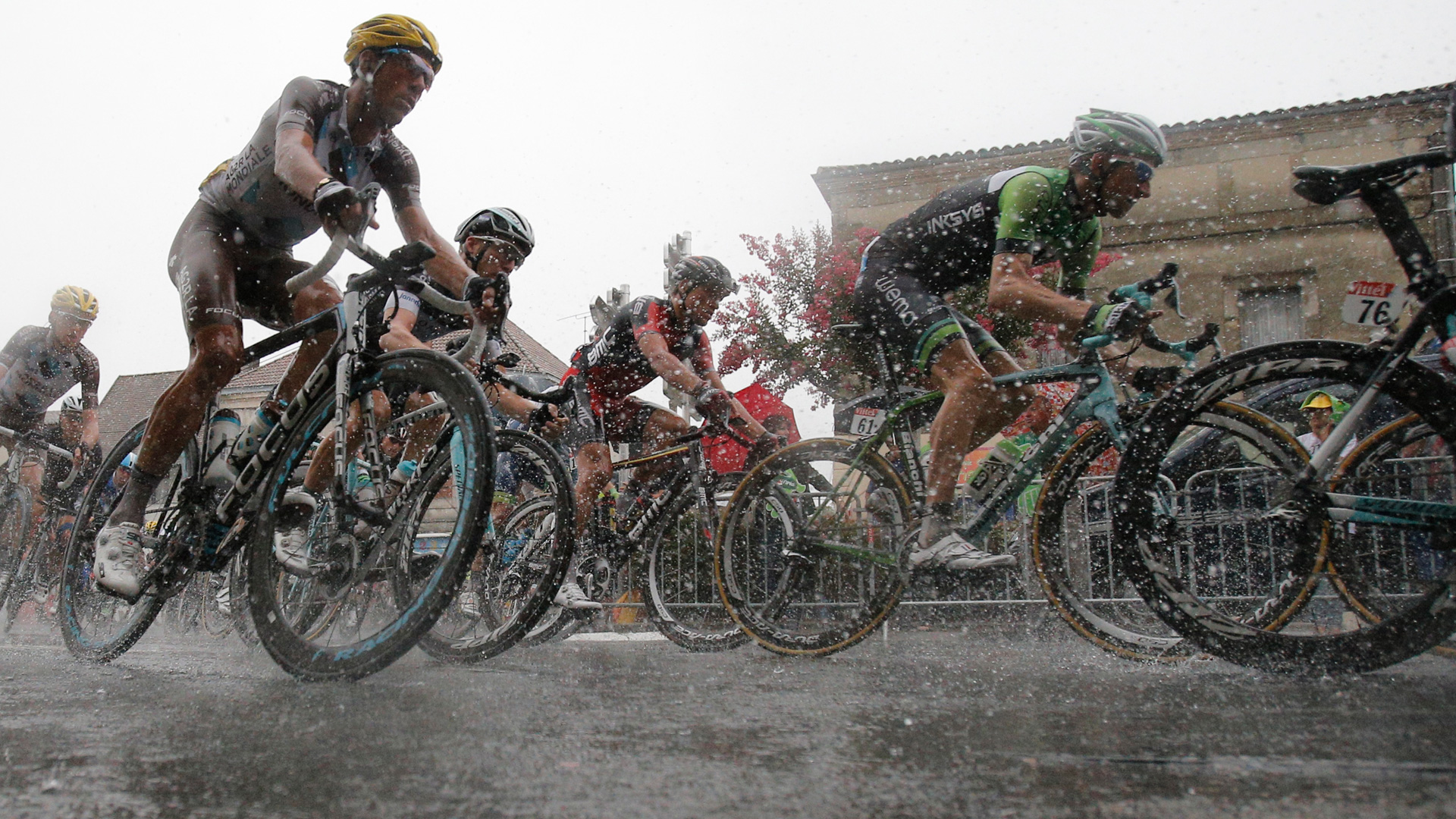 Tour De France - Alpes Tour De France , HD Wallpaper & Backgrounds