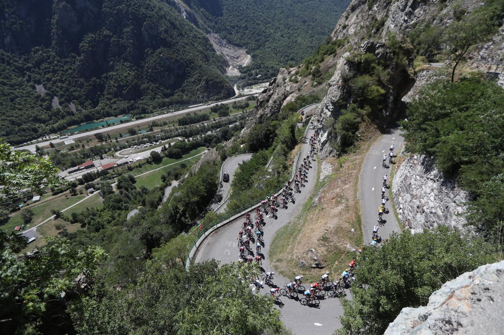 Tour De France - Mountain Pass , HD Wallpaper & Backgrounds