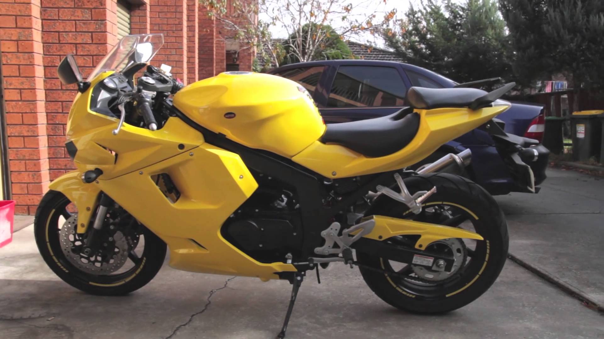 Back Download Hyosung Comet Gt250 R Picture - Hyosung Gt 250 Yellow , HD Wallpaper & Backgrounds