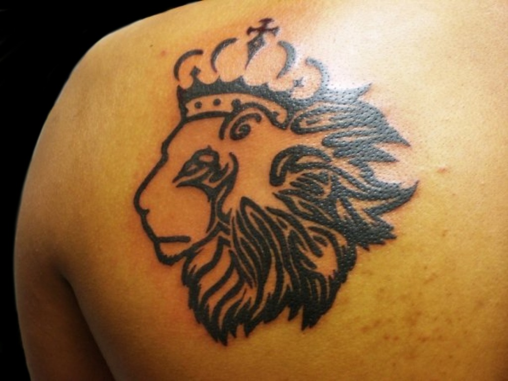 Lion Crown Tribal - Leo With Crown Tattoo , HD Wallpaper & Backgrounds