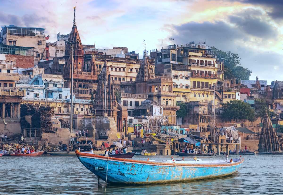 Varanasi Images > See Original Photos & Gallery Of - Best Places To Visit In Prayagraj , HD Wallpaper & Backgrounds