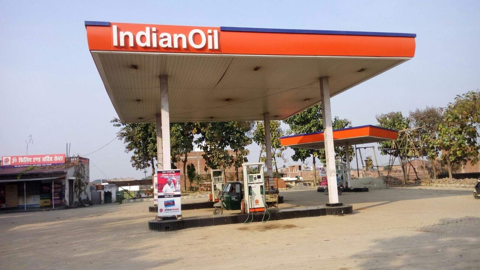 Exterior View Of Petrol Pump - Petrol Pump In India , HD Wallpaper & Backgrounds