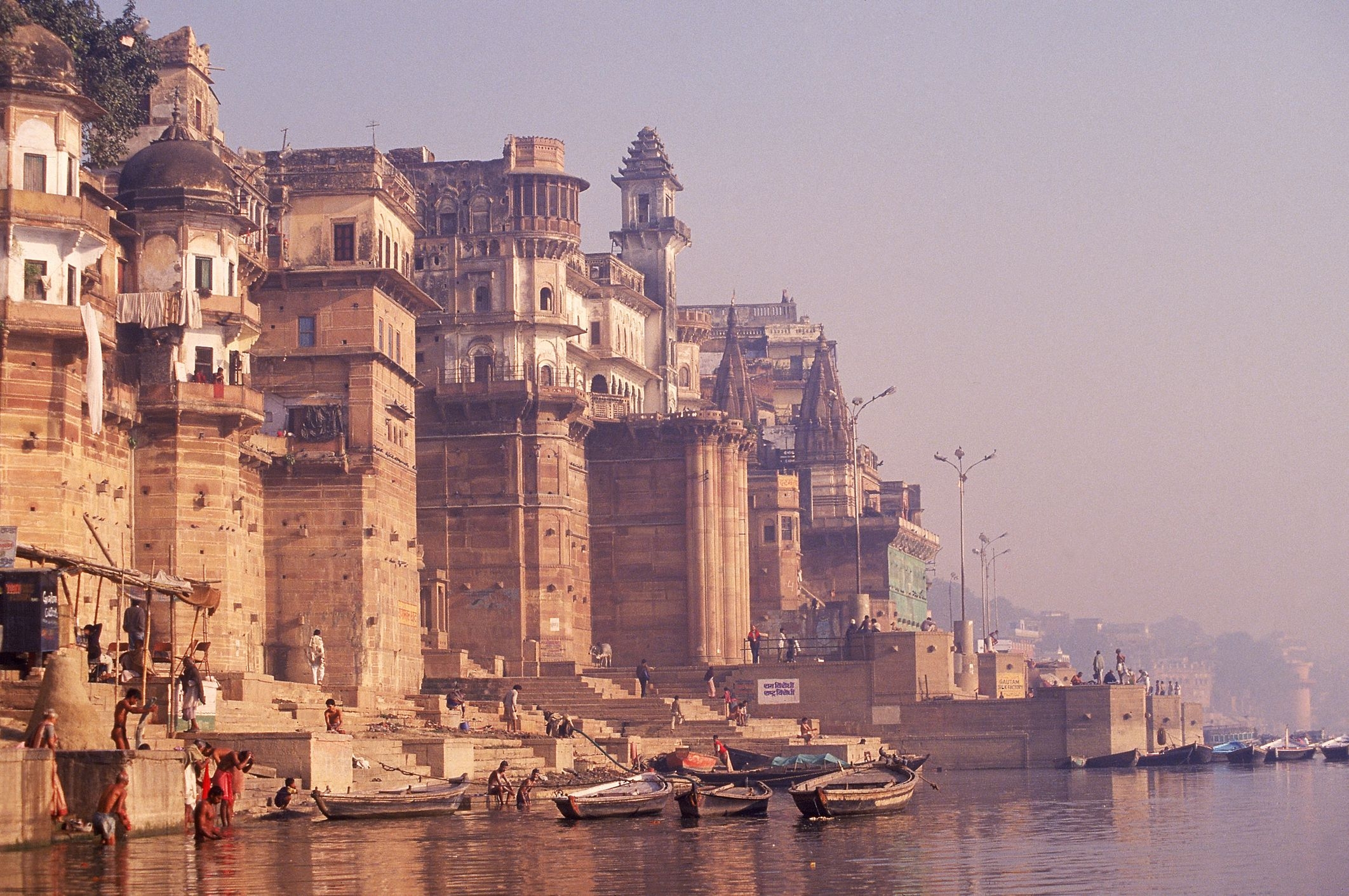 Banaras Wallpapers - Ghats In Varanasi , HD Wallpaper & Backgrounds