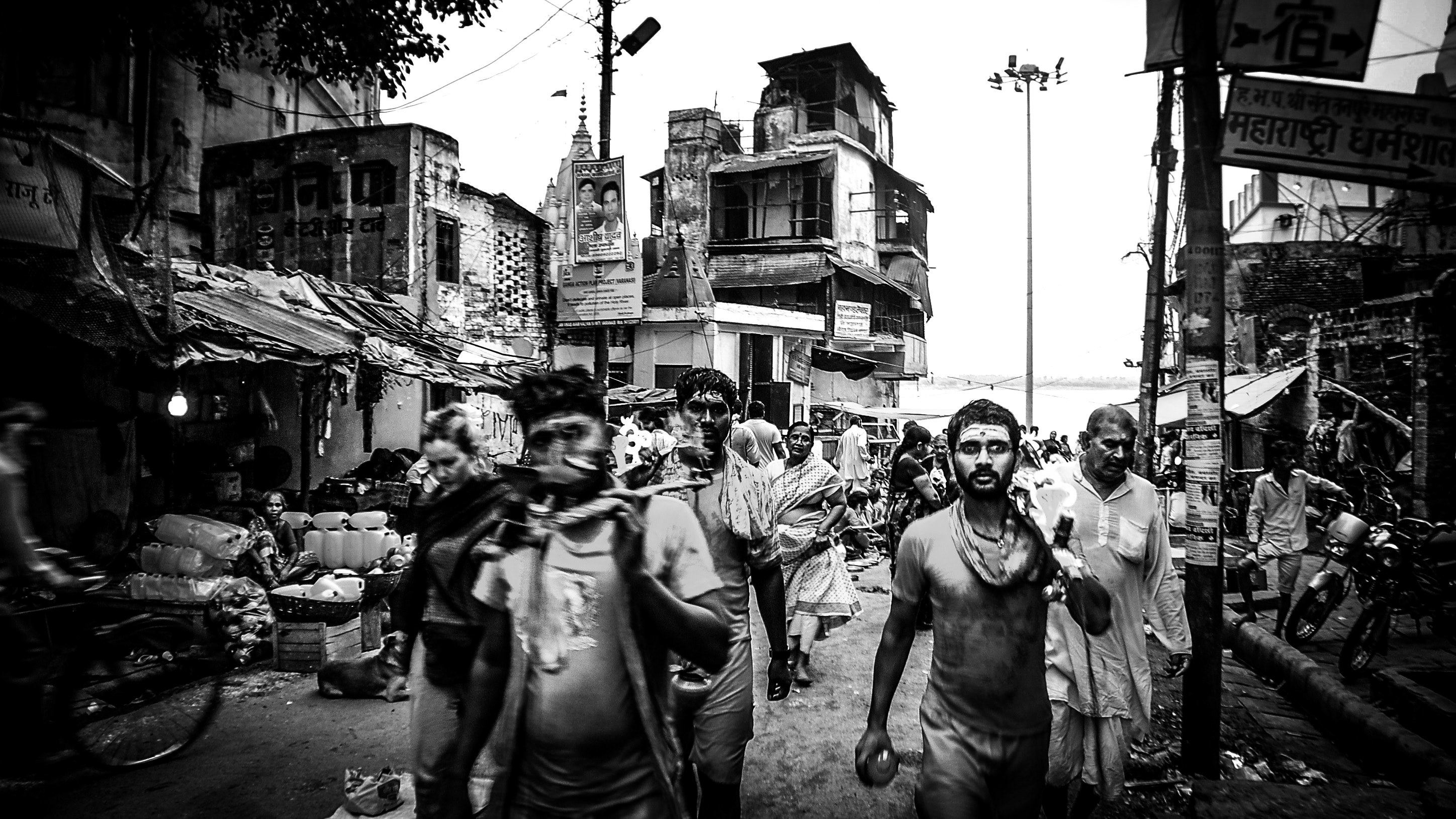 #2896x1629 Black And White Shot Of Men Walking In Poor - Poverty Images Black And White , HD Wallpaper & Backgrounds