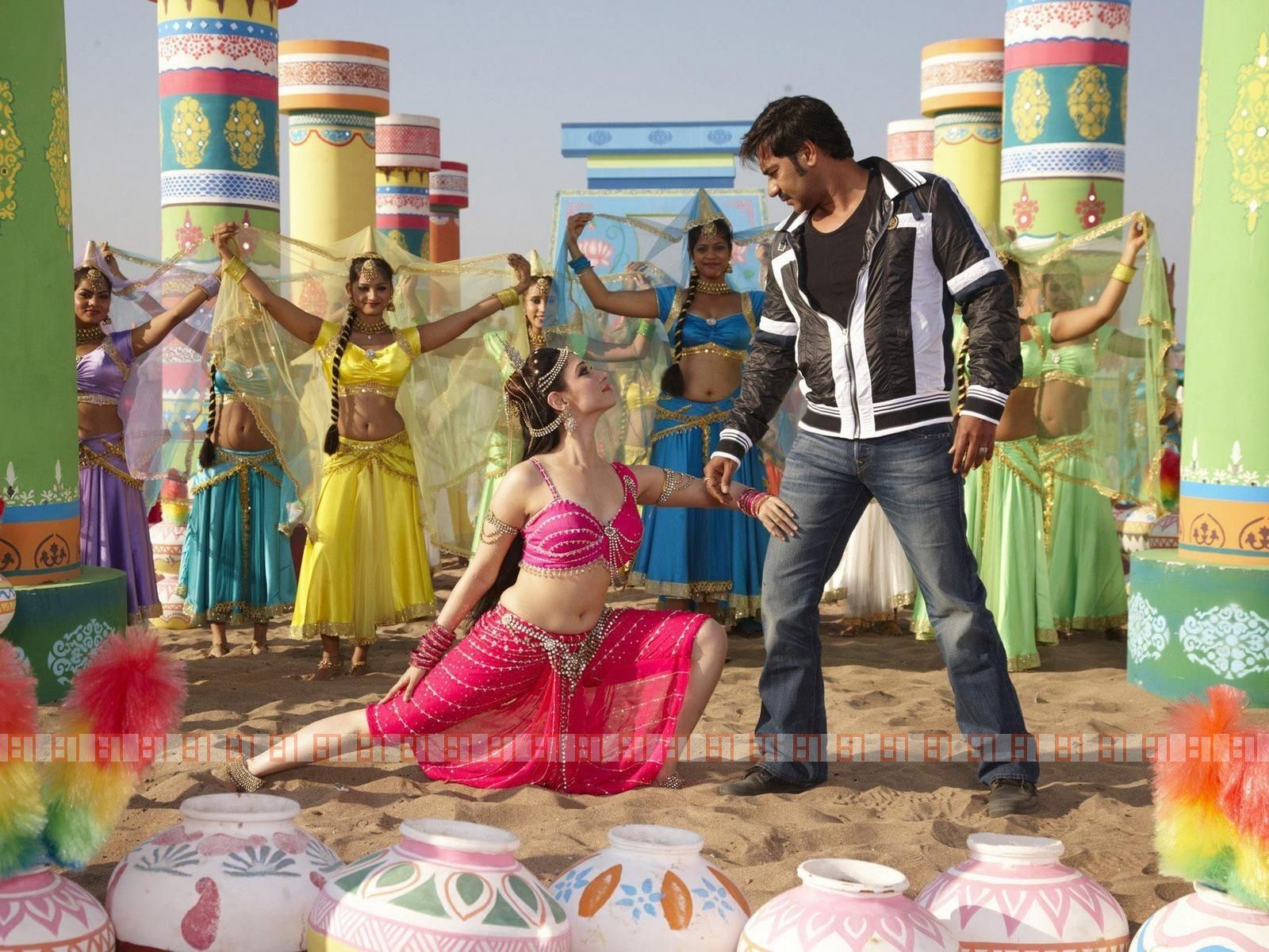 Ajay, Tamannaah Dance On 'naino Mein Sapna' - Naino Me Sapna Tamanna , HD Wallpaper & Backgrounds