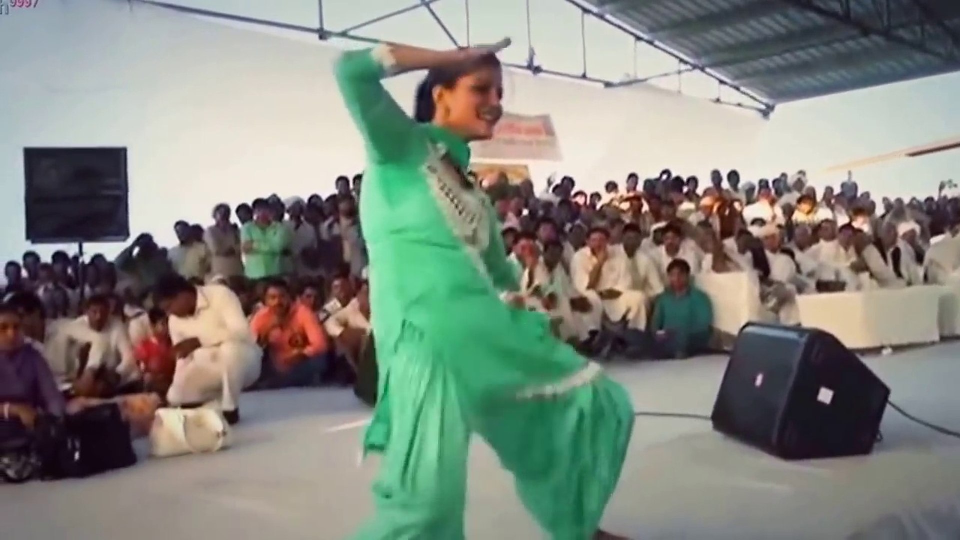 Haryanvi Dancer Sapna Choudhary Rocks Baraati Dance - Performance , HD Wallpaper & Backgrounds