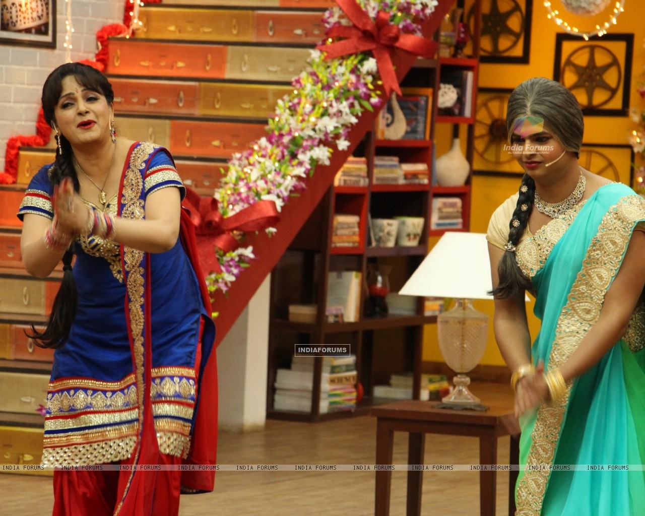 Upasana Singh And Siddharth Sagar In Comedy Classes - Gaurav Khanna In Comedy Classes , HD Wallpaper & Backgrounds