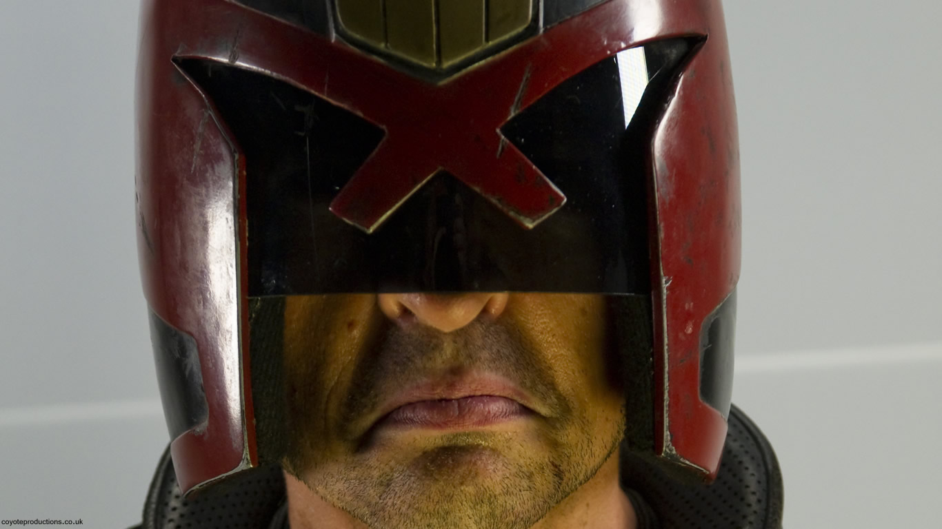 Dredd, Shot In 3d With Stunning Slow Motion Photography - Judge Dredd 2012 , HD Wallpaper & Backgrounds