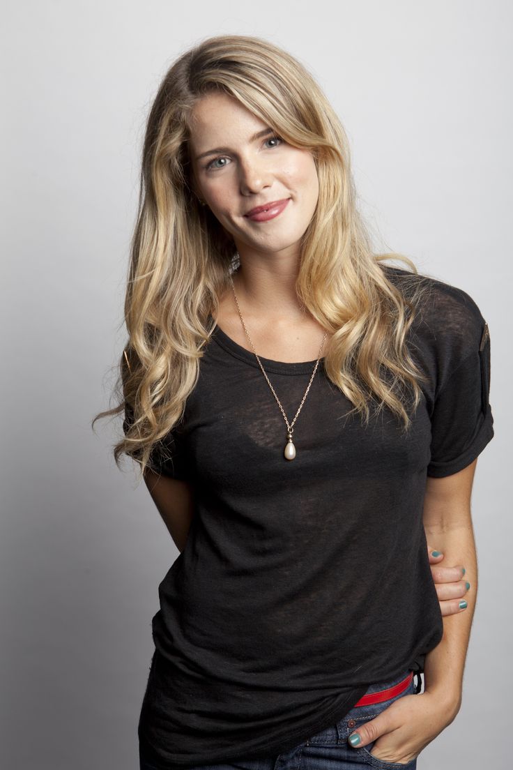 110 Best Images About Emily Bett Rickards On Pinterest - Emily Bett Rickards , HD Wallpaper & Backgrounds