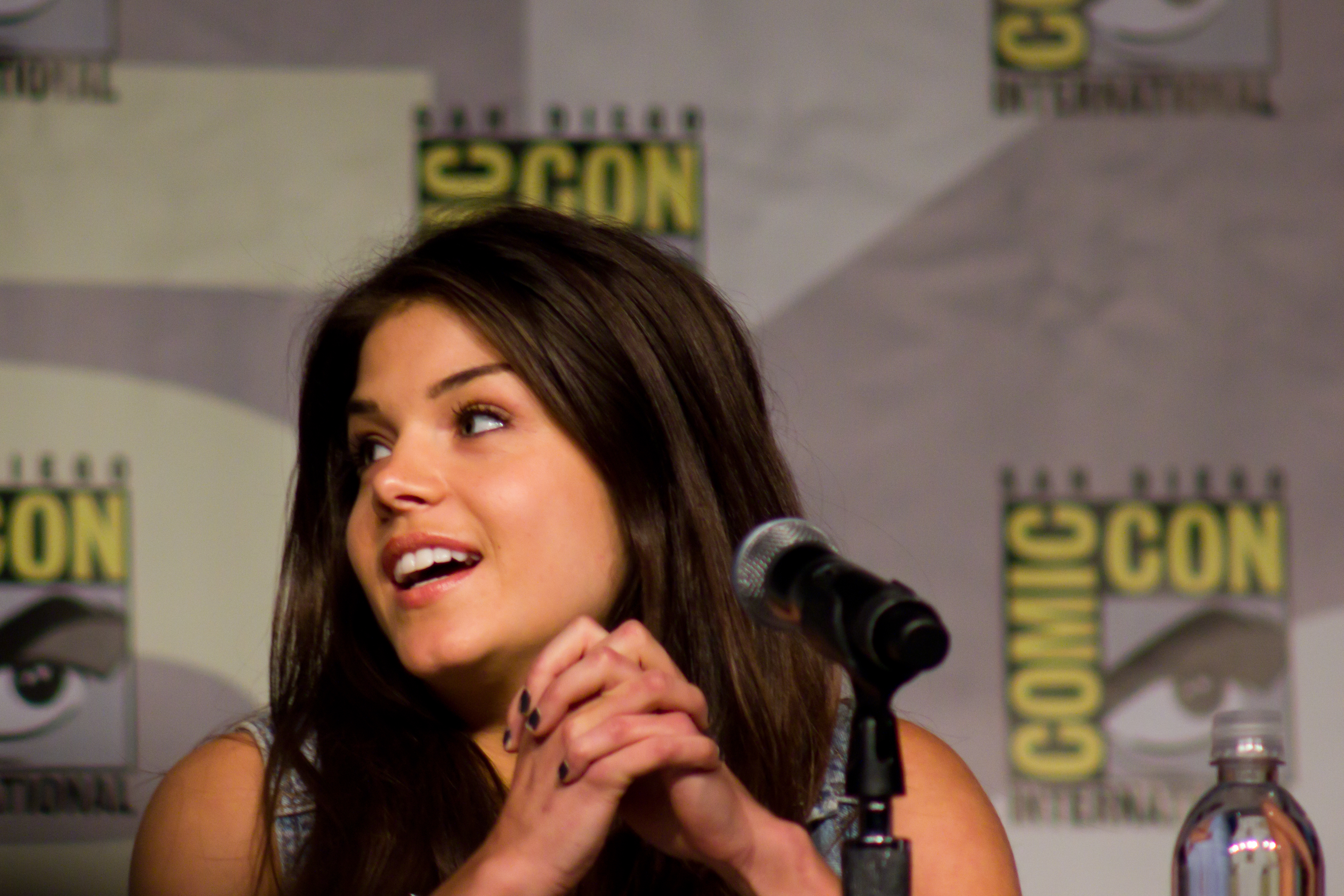 Marie Avgeropoulos - San Diego Blood Bank , HD Wallpaper & Backgrounds