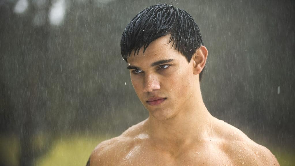 Gay Rumours Amid Taylor Lautner Split From Marie Avgeropoulos , HD Wallpaper & Backgrounds