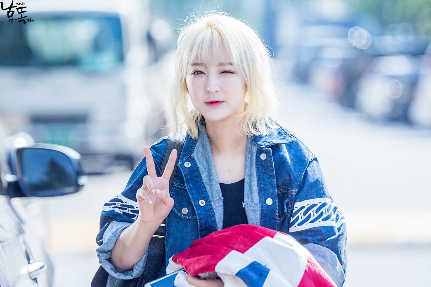 Hyerin, Exid, Blond Hair, One Person, Young Adult, - Hyerin Exid Desktop , HD Wallpaper & Backgrounds