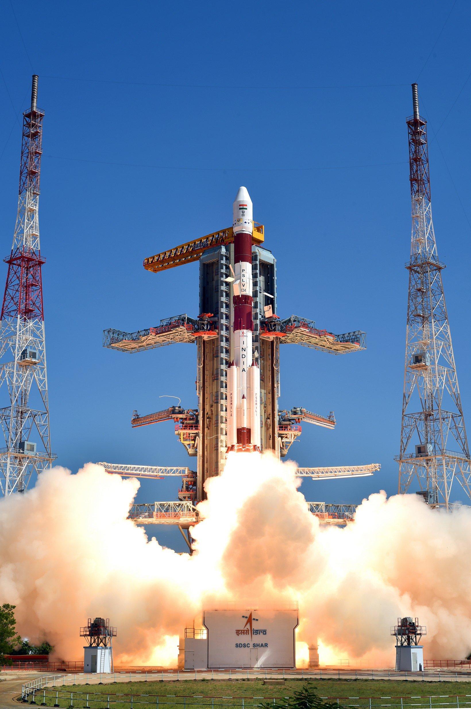 Isro Wallpaper - Satellite Launched By Nasa , HD Wallpaper & Backgrounds