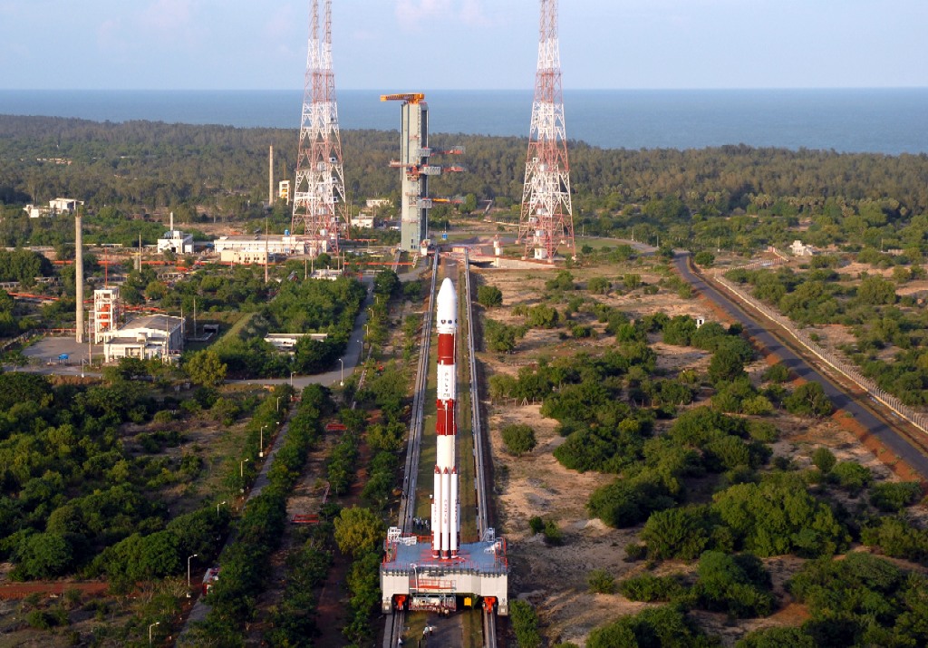 Chandrayaan-1 Journeys To The Launch Pad - Indian Looks From Space , HD Wallpaper & Backgrounds