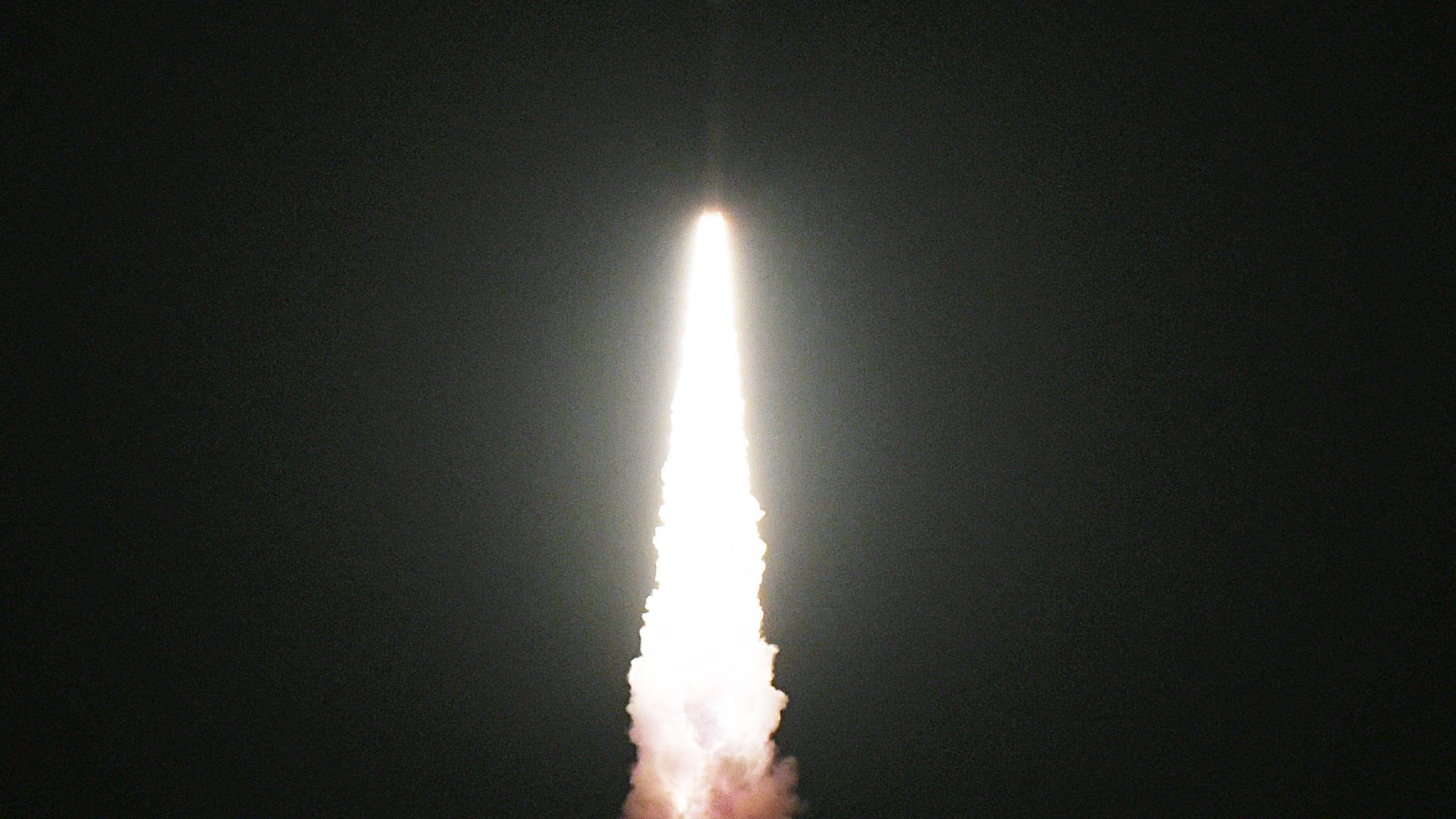 Uk Satellites Launched To Track Illegal Logging And - Missile , HD Wallpaper & Backgrounds