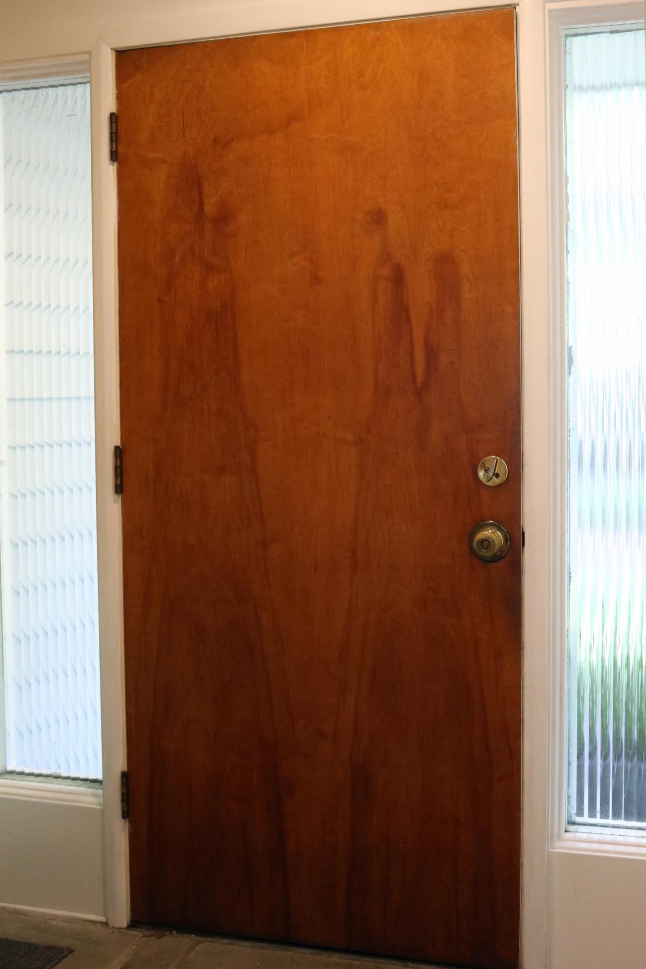 Introduction - Wooden Vinyl Door , HD Wallpaper & Backgrounds