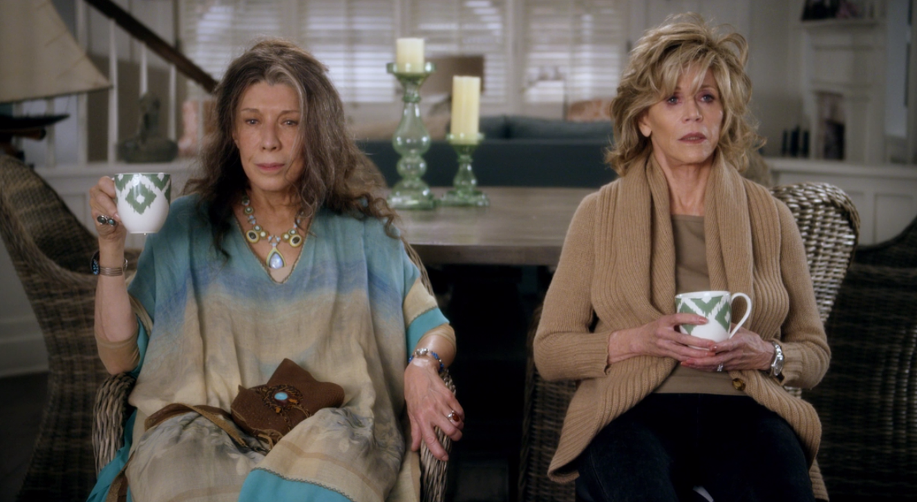 Critics In College - Grace And Frankie Now , HD Wallpaper & Backgrounds