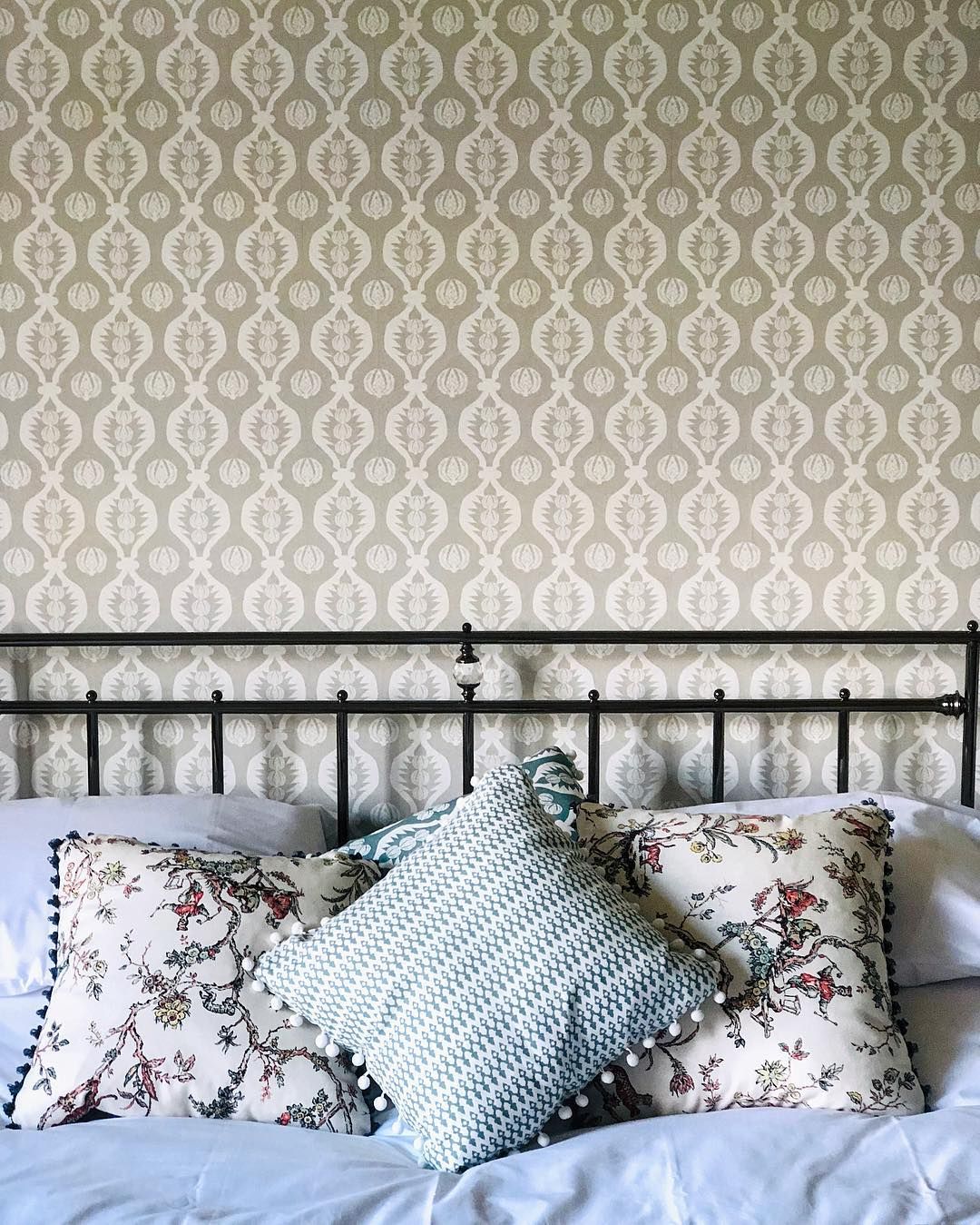 A Calm Bedroom @healey Hall Using Georgie Girl Grey - Wall , HD Wallpaper & Backgrounds