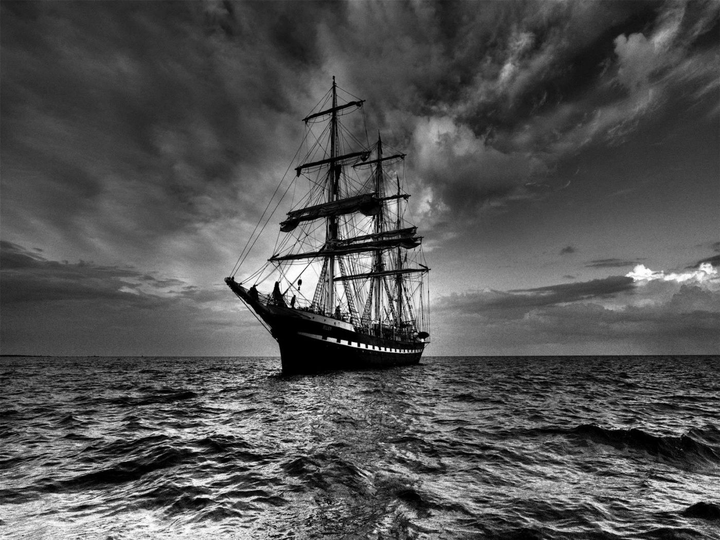 Barco En Blanco Y Negro - Black And White Boat , HD Wallpaper & Backgrounds