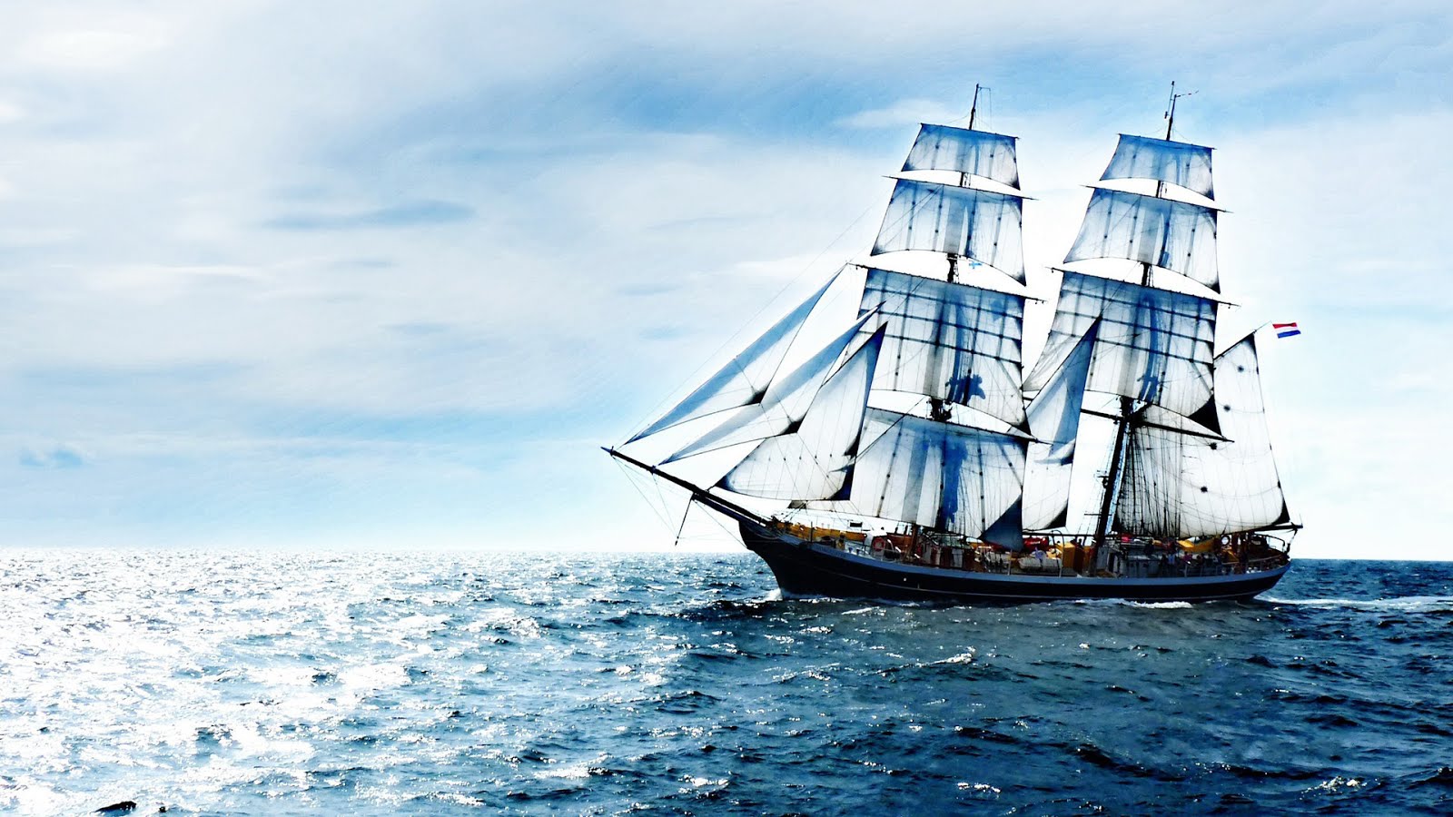 Barco Cruzando El Mar - Sea With Ship , HD Wallpaper & Backgrounds