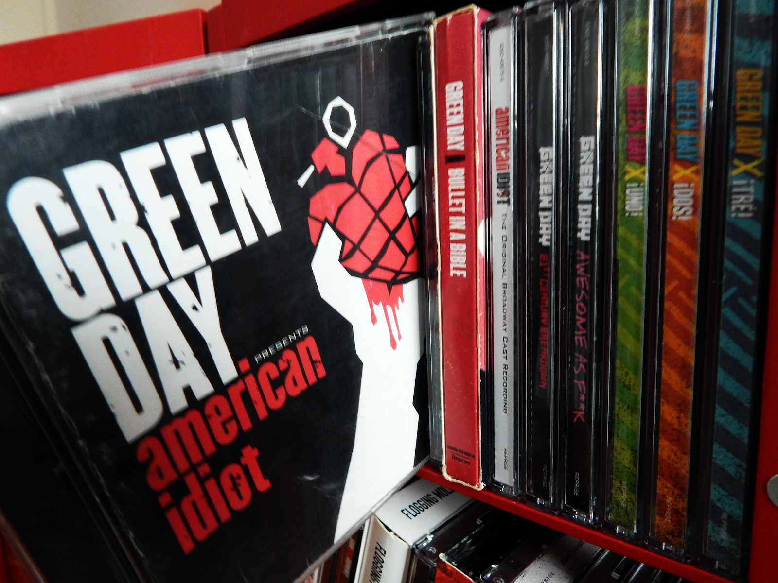 The Booklet To My American Idiot Cd Is Absolutetly - Green Day American Idiot , HD Wallpaper & Backgrounds