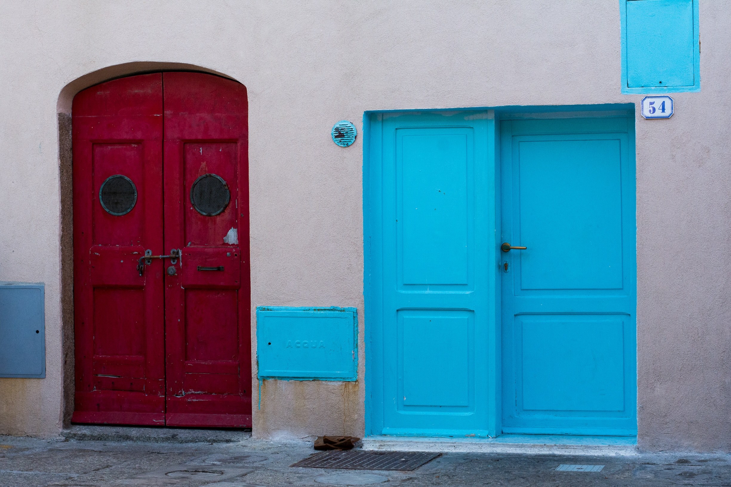 #2449x1633 Door Turquoise Giglio And Toscana Hd Wallpaper - Cửa Màu Xanh Da Trời , HD Wallpaper & Backgrounds