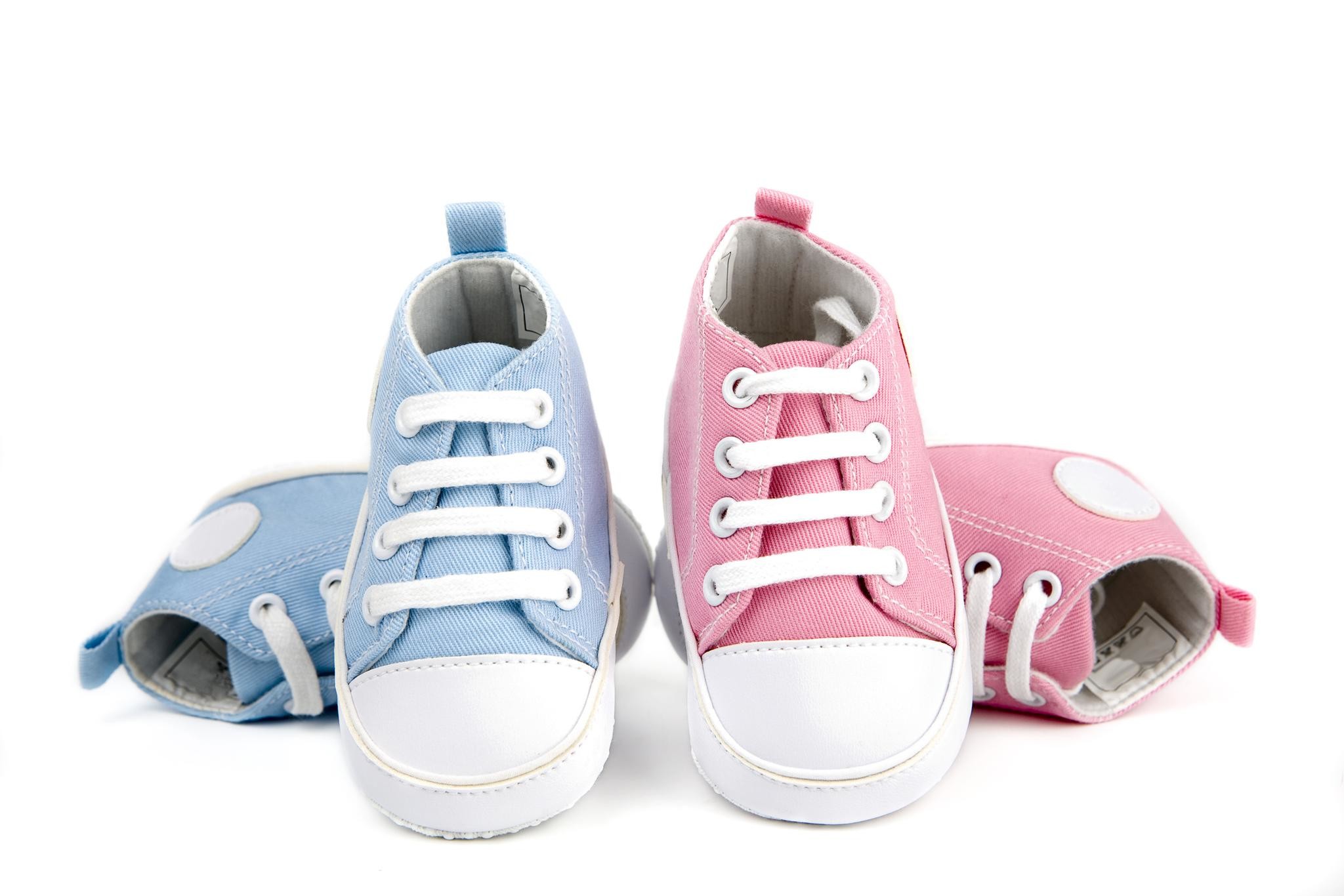 Cute Price Article Baby Boy Wallpaper Practical Developing - Blue And Pink Baby Shoes , HD Wallpaper & Backgrounds