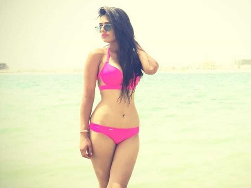 Nia Sharma's Super Hot Holiday Pics Make Her Our Style - Nia Sharma Hot In Bikini , HD Wallpaper & Backgrounds