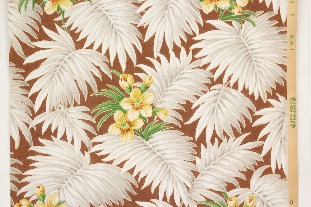 1930s Vintage Wallpaper White Tropical Leaves On Brown - Visual Arts , HD Wallpaper & Backgrounds