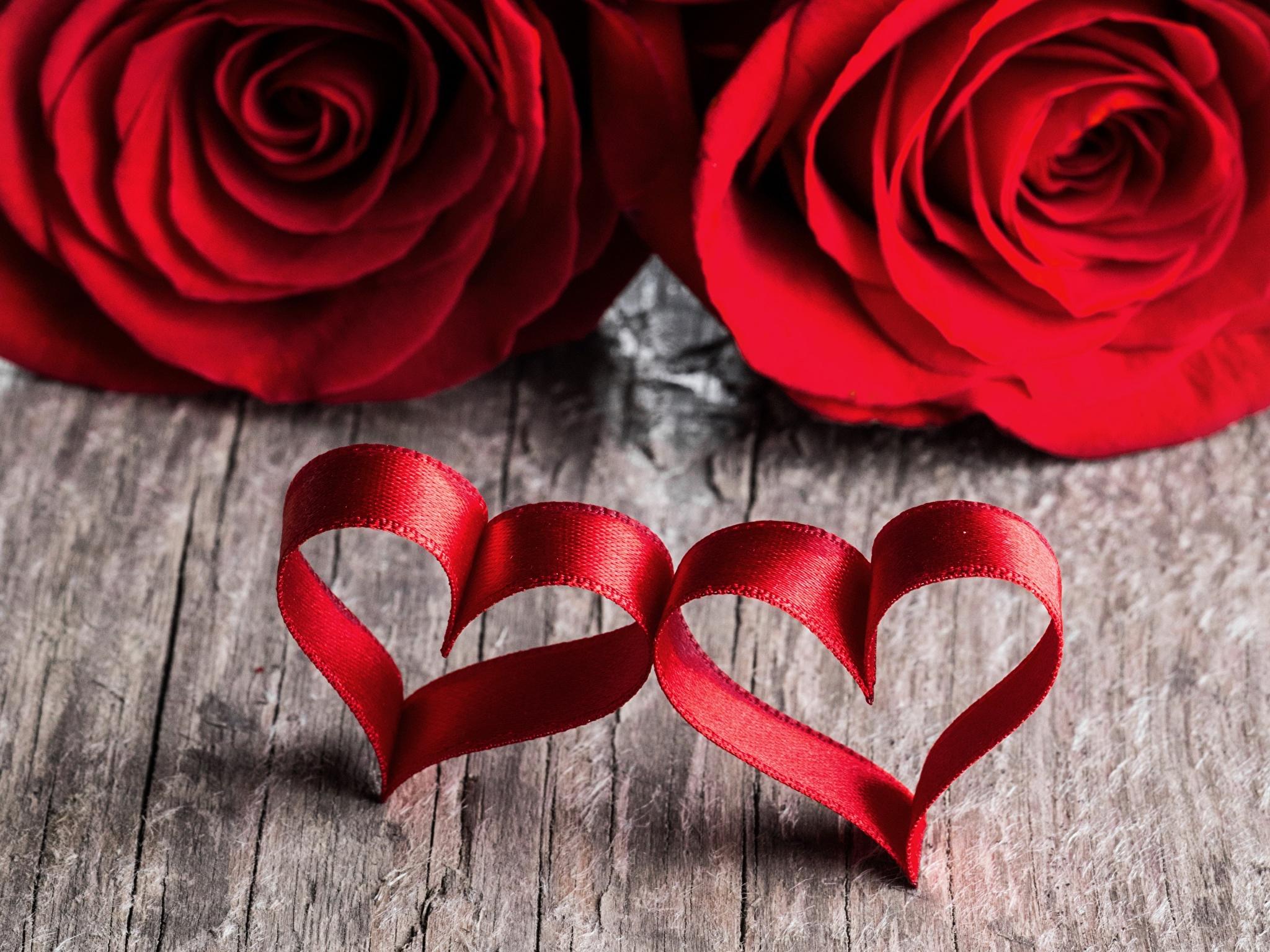 Rose And Heart Wallpaper - Heart Red And Roses , HD Wallpaper & Backgrounds