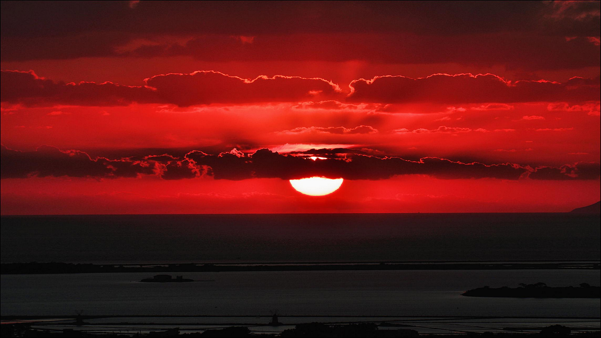 Blood Red Sunset - Blood Sunset , HD Wallpaper & Backgrounds