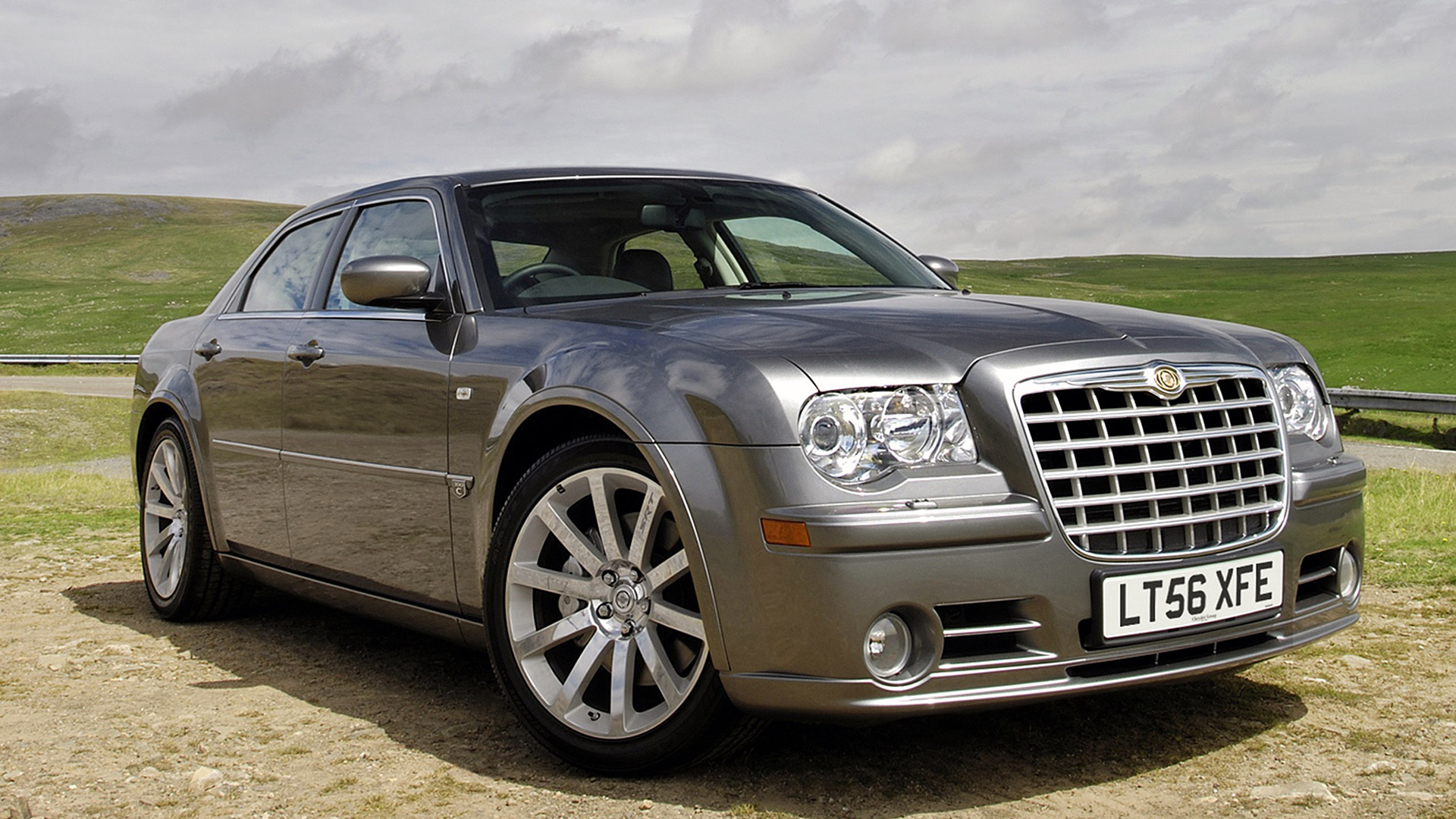 2005 Chrysler 300c Srt8 Picture - 2007 Chrysler 300c Srt8 6.1 , HD Wallpaper & Backgrounds