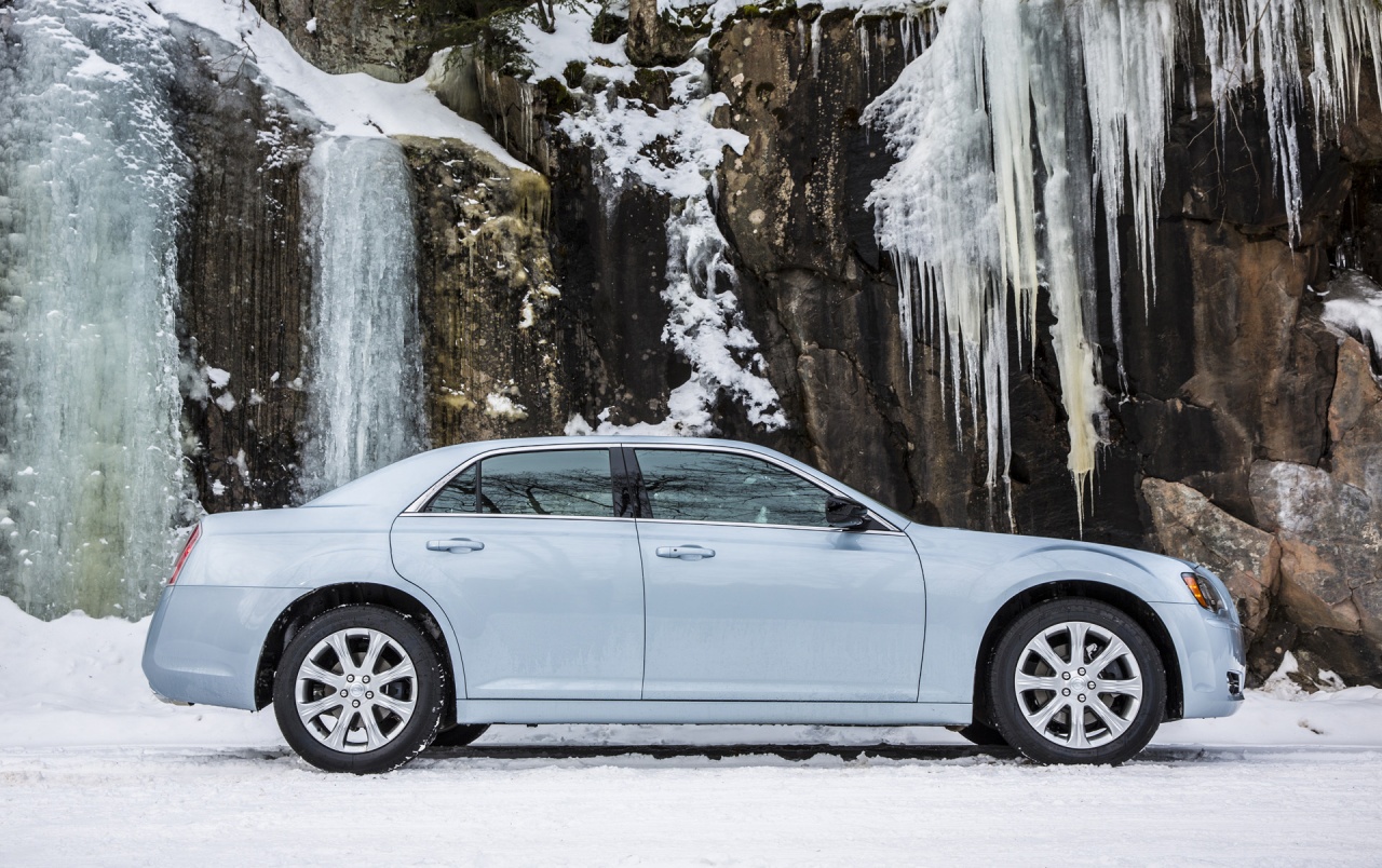 2013 Chrysler 300 Glacier Static Side Wallpapers - Chrysler 300 , HD Wallpaper & Backgrounds