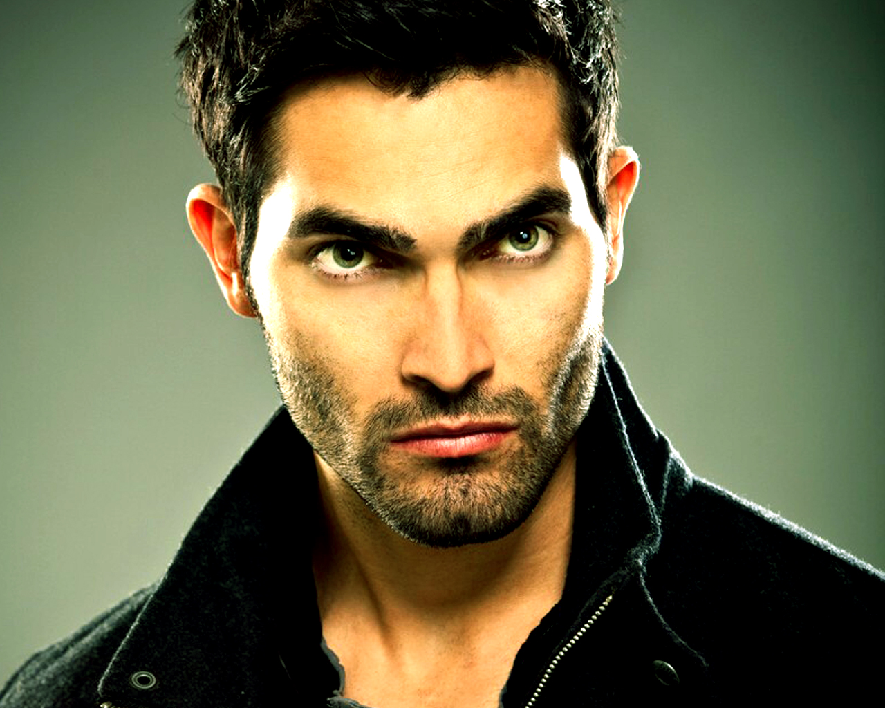 Teen Wolf Casts Photos - Tyler Hoechlin , HD Wallpaper & Backgrounds