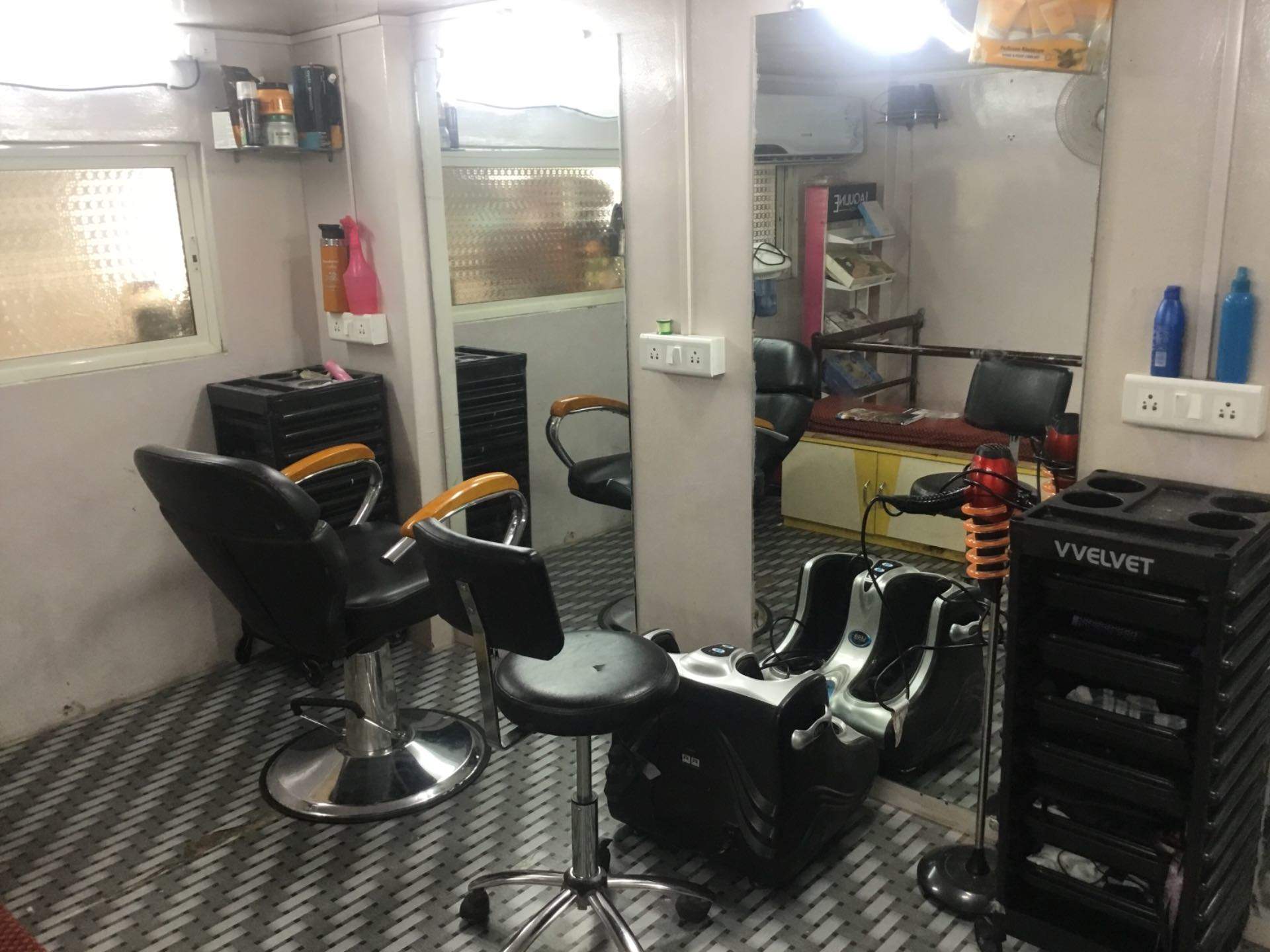 Monas Beauty Salon And Training Center Photos, Vadgaon - Office Chair , HD Wallpaper & Backgrounds
