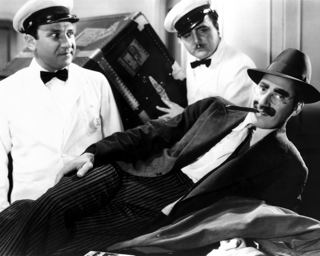 Marx Brothers Images A Night At The Opera Hd Wallpaper - Groucho Marx , HD Wallpaper & Backgrounds