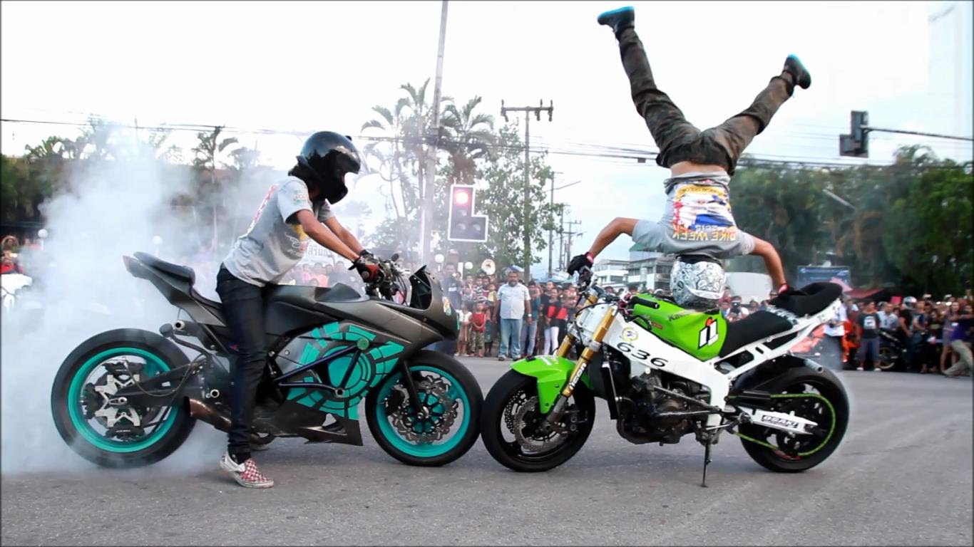 Bike Stunt Hd Wallpaper - Stunt Performer , HD Wallpaper & Backgrounds