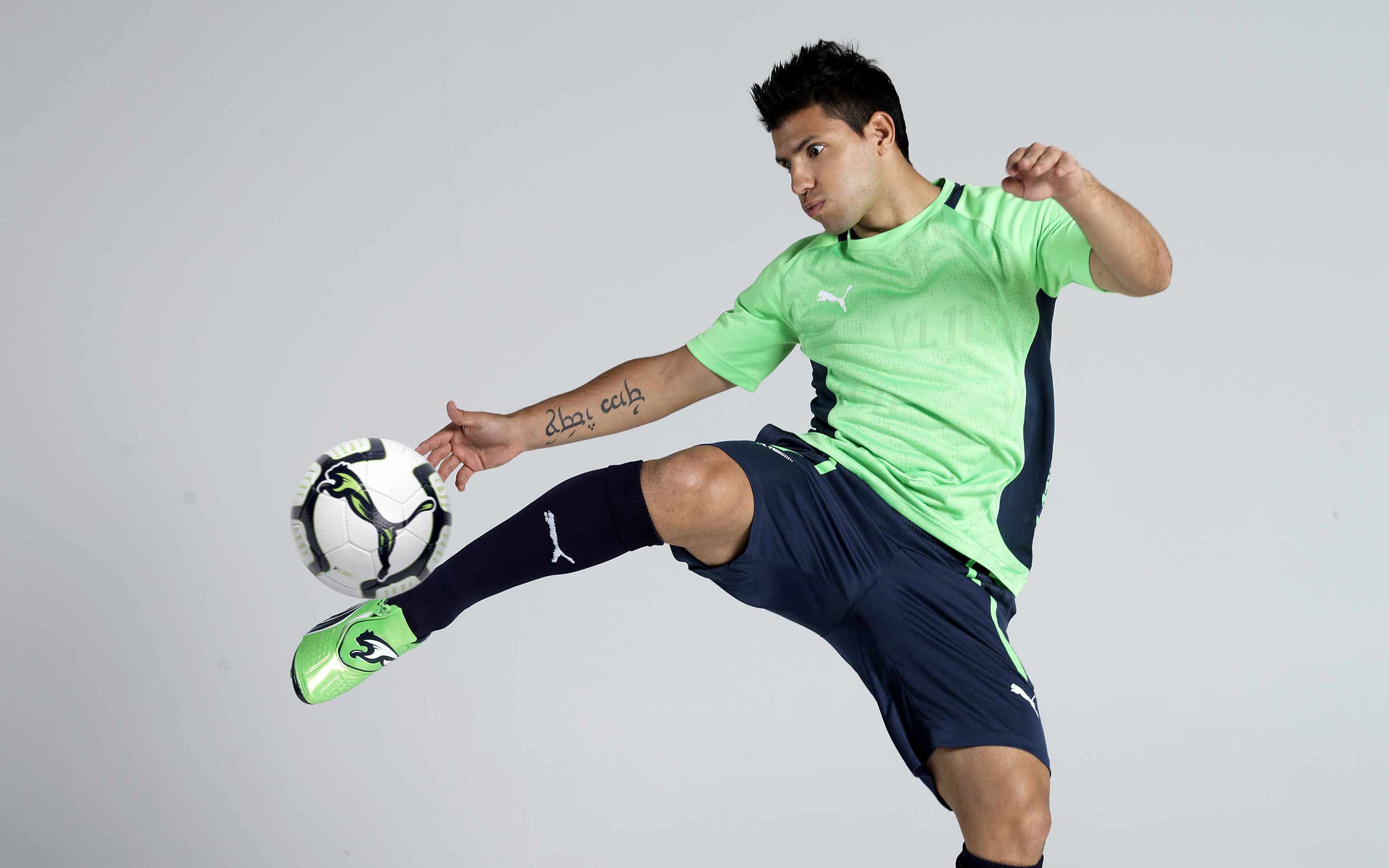 Sergio Aguero Soccer Player Wallpaper - Sergio Aguero Puma , HD Wallpaper & Backgrounds