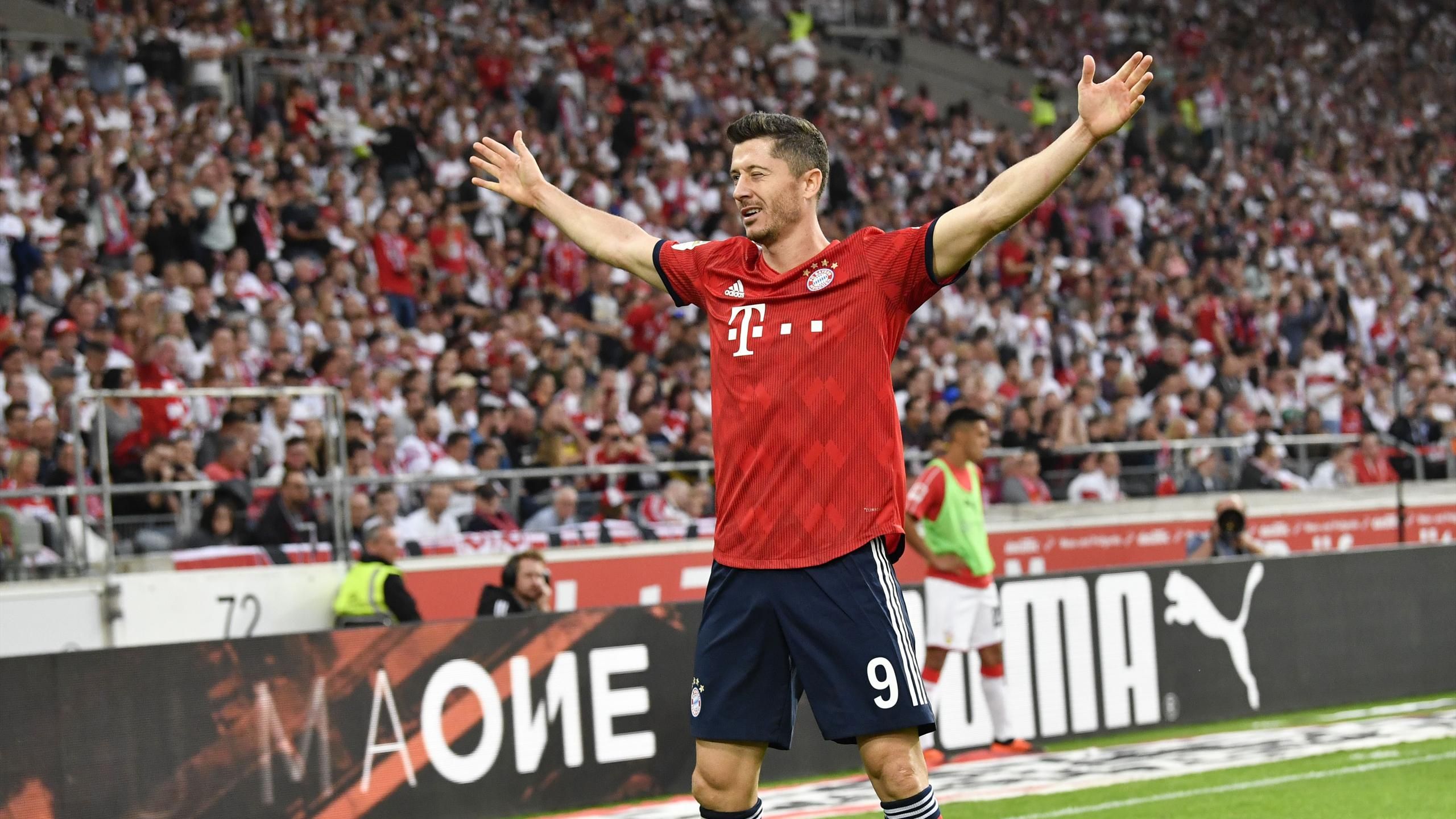 Bayern Munich Ease Past Stuttgart, Wolfsburg Enjoy - Bayern Wolfsburg 2018 , HD Wallpaper & Backgrounds