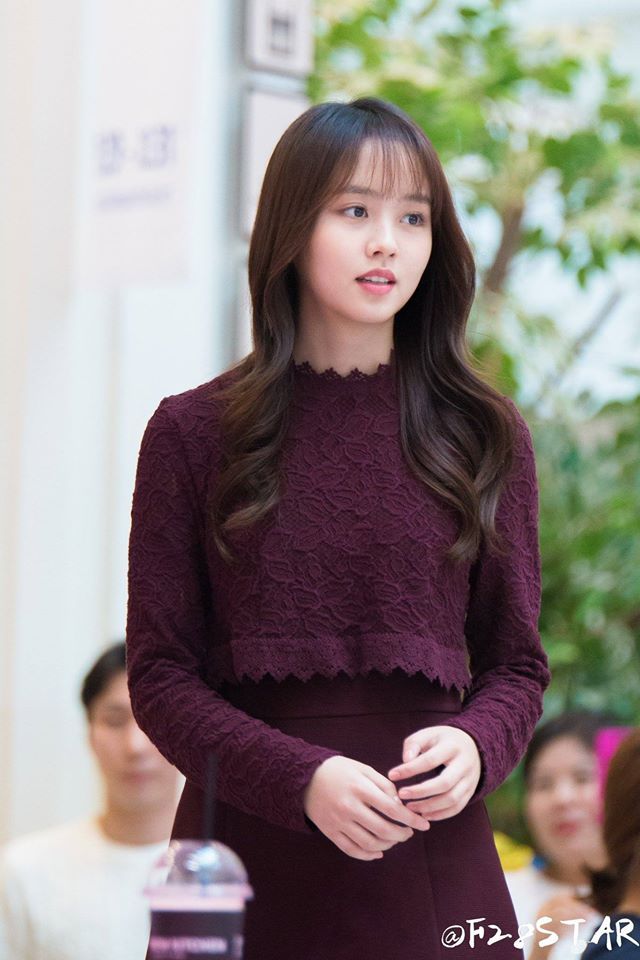 Kim So Hyun Smartphone Wallpaper Hd - Kim So Hyun Wallpaper Hd , HD Wallpaper & Backgrounds