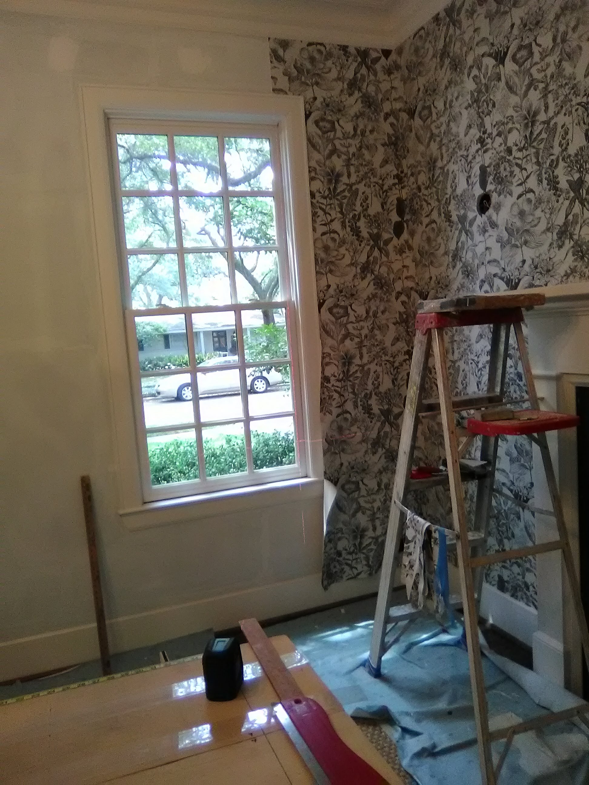 Keeping Wallpaper Lined Up Around A Window - Daylighting , HD Wallpaper & Backgrounds