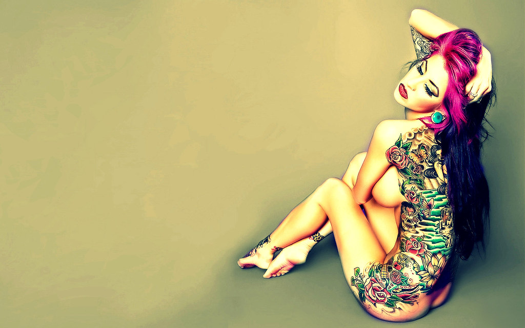 Hot Tattoo Girl Wallpaper - Tattoo Wallpaper Hd Girls , HD Wallpaper & Backgrounds