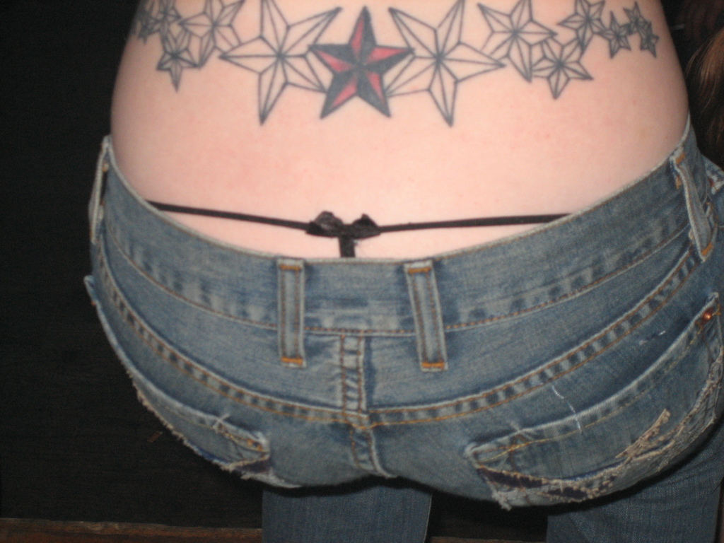 Lower Back Tattoos For Girls - Star Tattoo Design On Back , HD Wallpaper & Backgrounds