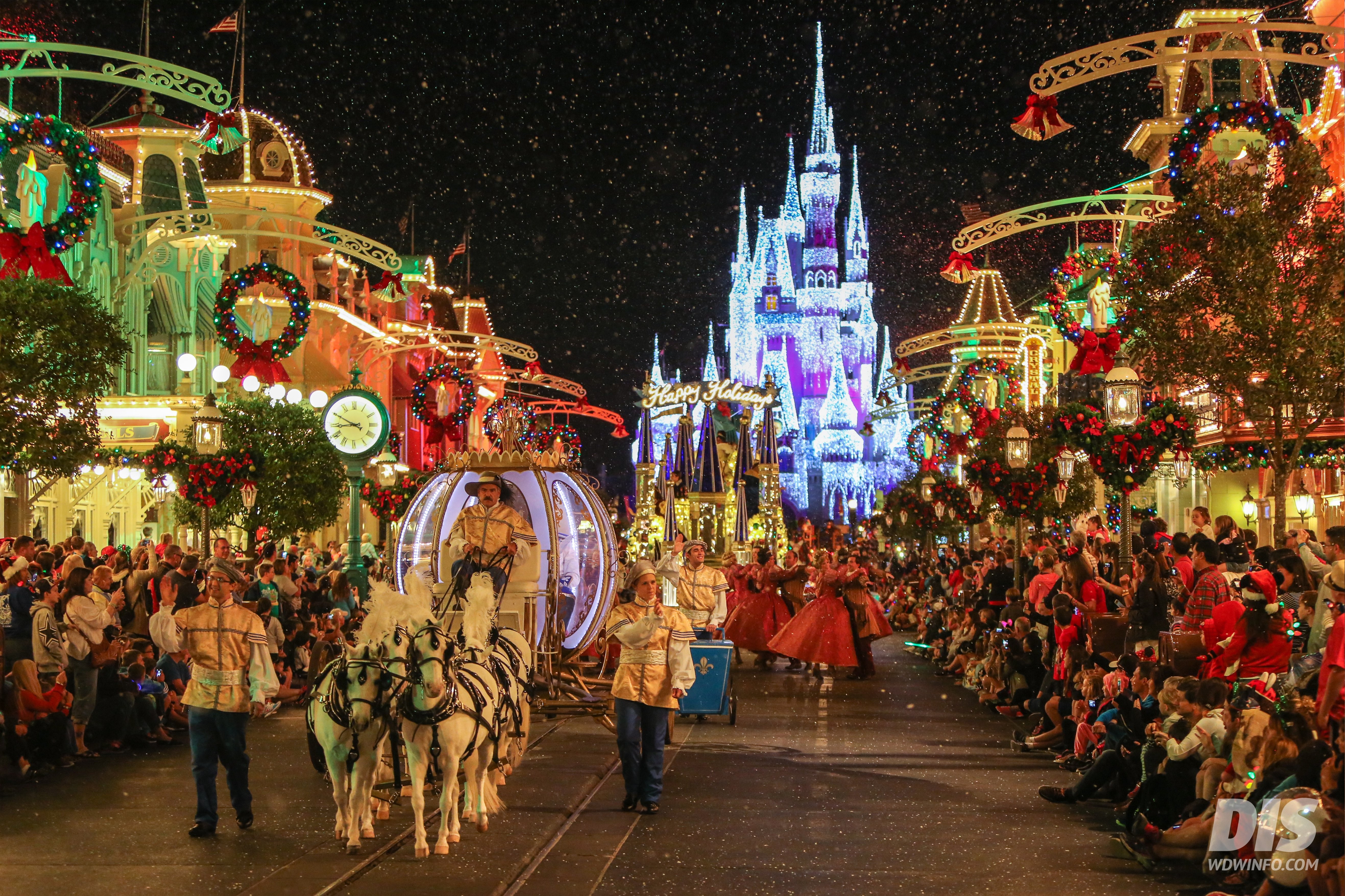 Newsletter Exclusive Christmas Wallpaper Disney Parks - Christmas Day Usa 2018 , HD Wallpaper & Backgrounds