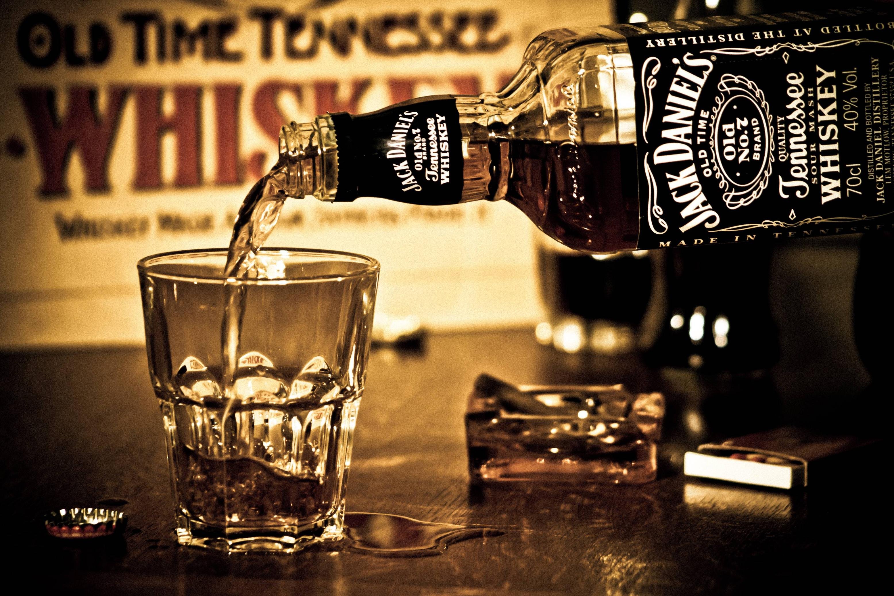 A Bottle Of Jack Daniels Normally Has Around 40% Alcohol - Jack Daniels , HD Wallpaper & Backgrounds