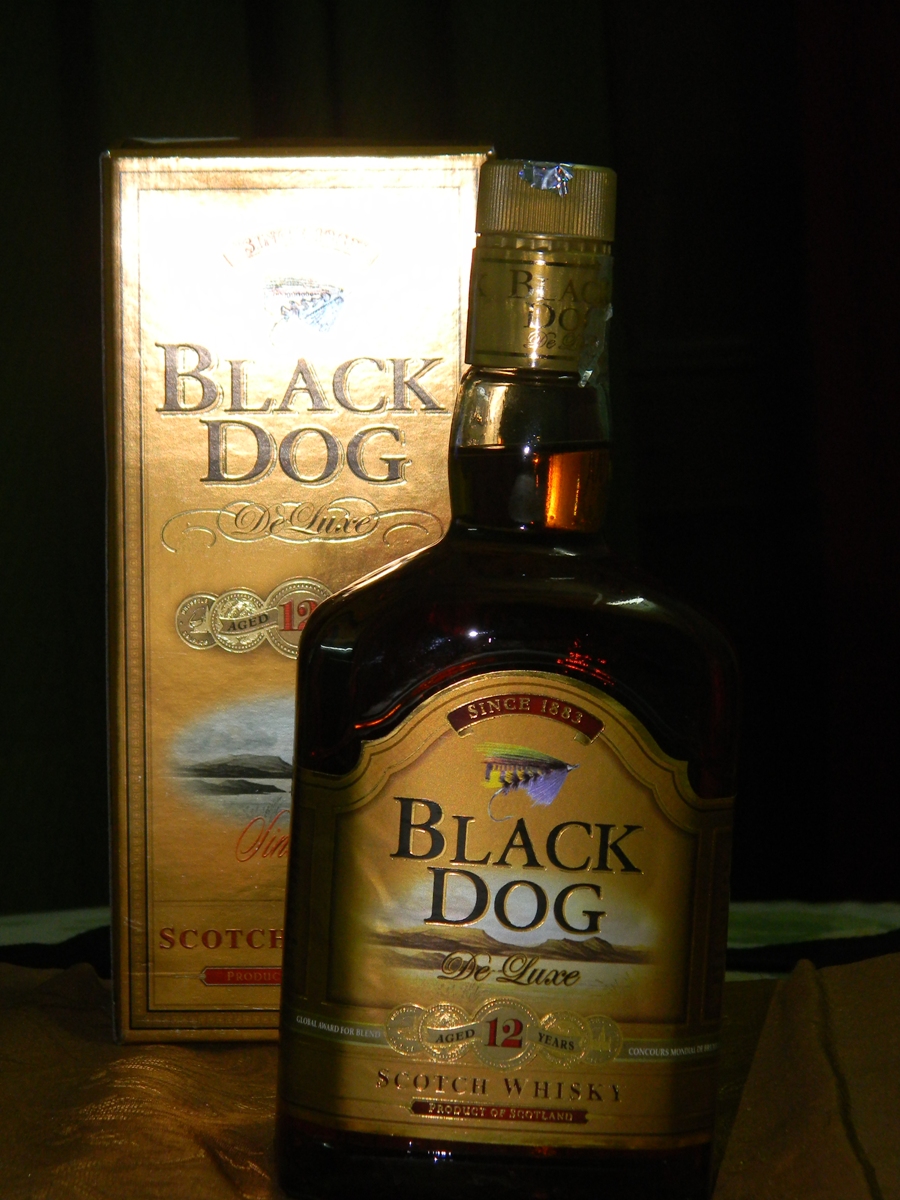 Black Dog Whisky , HD Wallpaper & Backgrounds