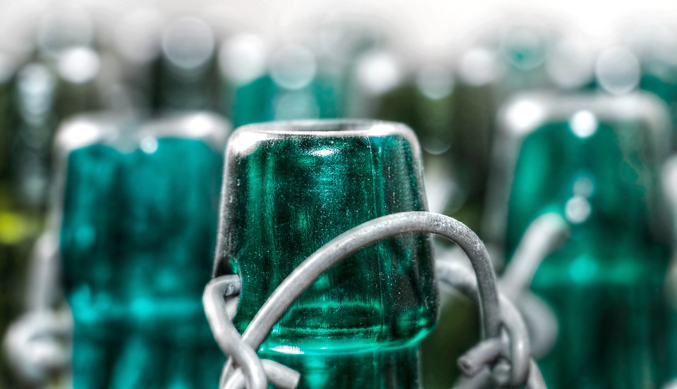 Bottles, Old, Glass, Snap Lock, Empty - L Époque Des Bouteilles En Consignes , HD Wallpaper & Backgrounds
