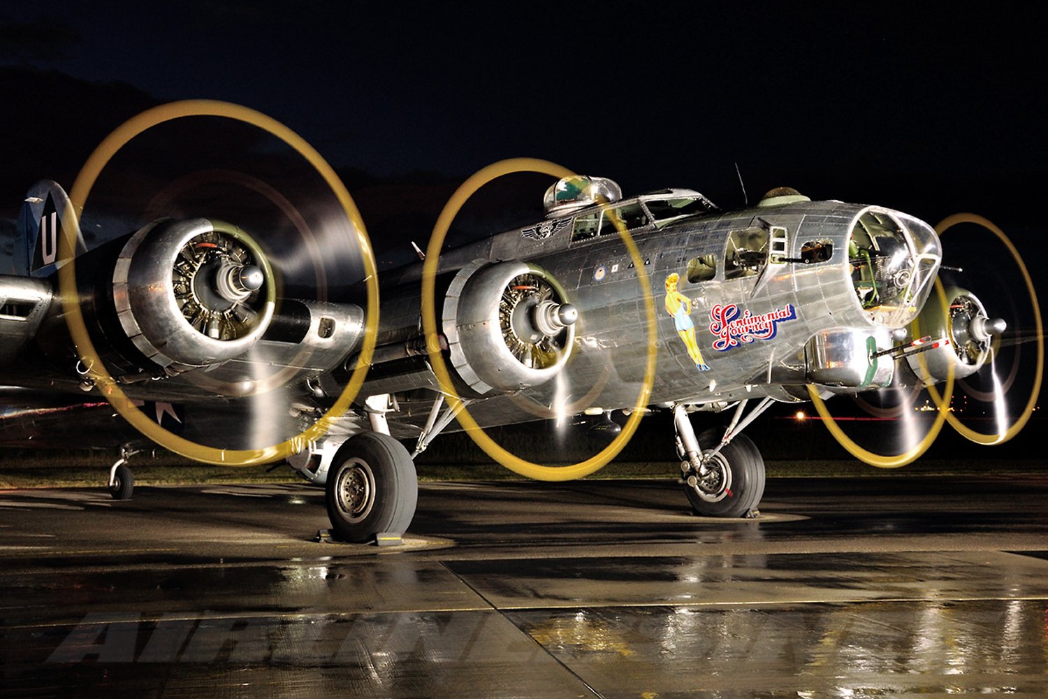 B17 Wallpaper And Screensavers Boeing B-17 Flying Fortress - B 17 Engine , HD Wallpaper & Backgrounds